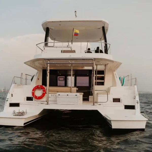 Catamarán Eclipse V